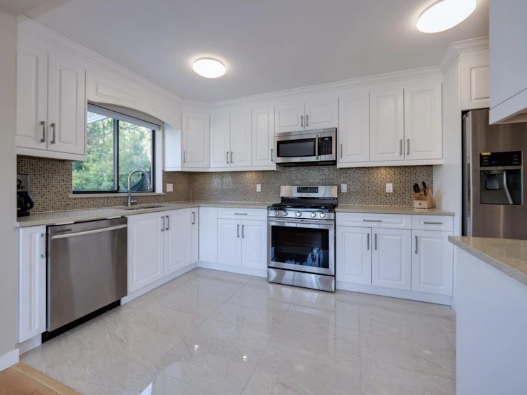 6377 North Gale Avenue, Sechelt, BC, V7Z 0P7 - 15