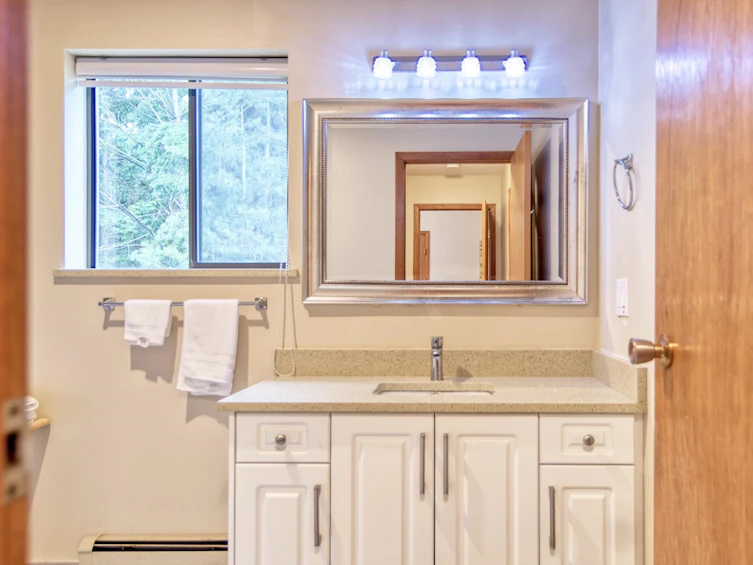 6377 North Gale Avenue, Sechelt, BC, V7Z 0P7 - 27