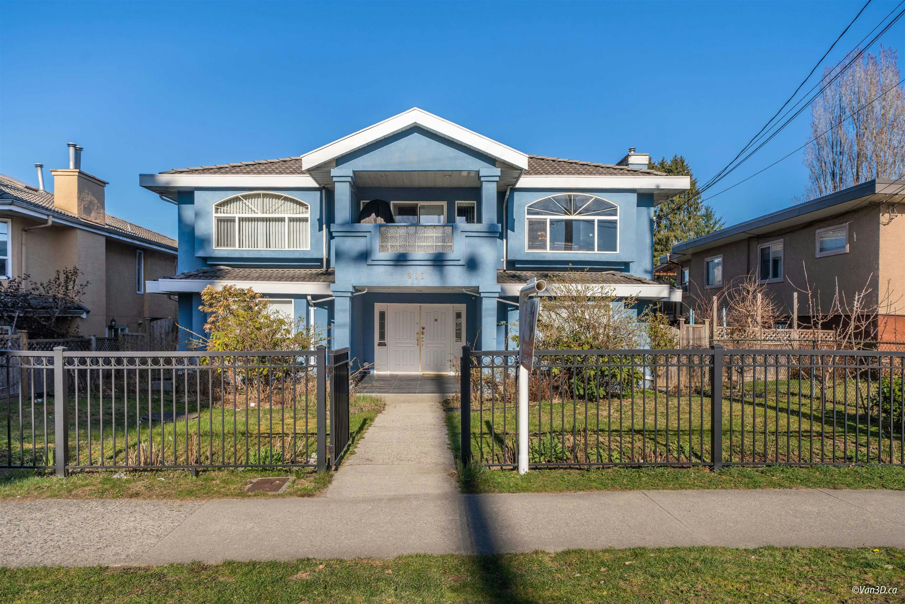 915 Sixth Street, New Westminster, BC, V3L 3C8