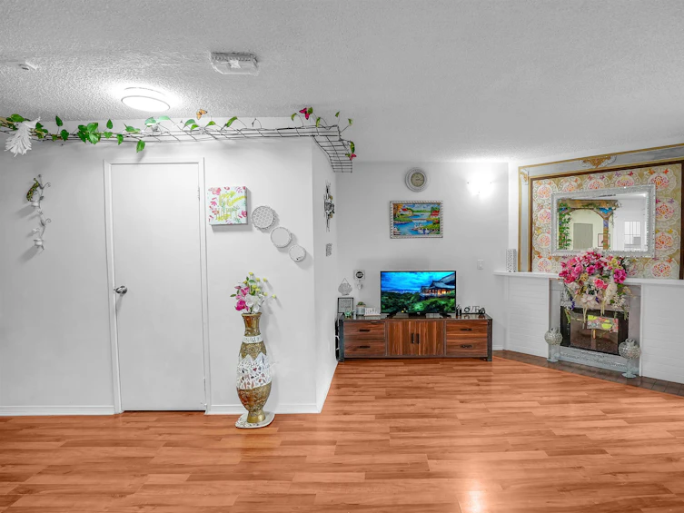 143-9459 Prince Charles, Surrey, BC, V3V 7G1 - 6
