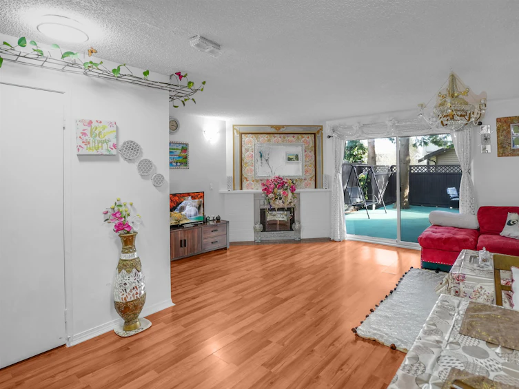 143-9459 Prince Charles, Surrey, BC, V3V 7G1 - 7