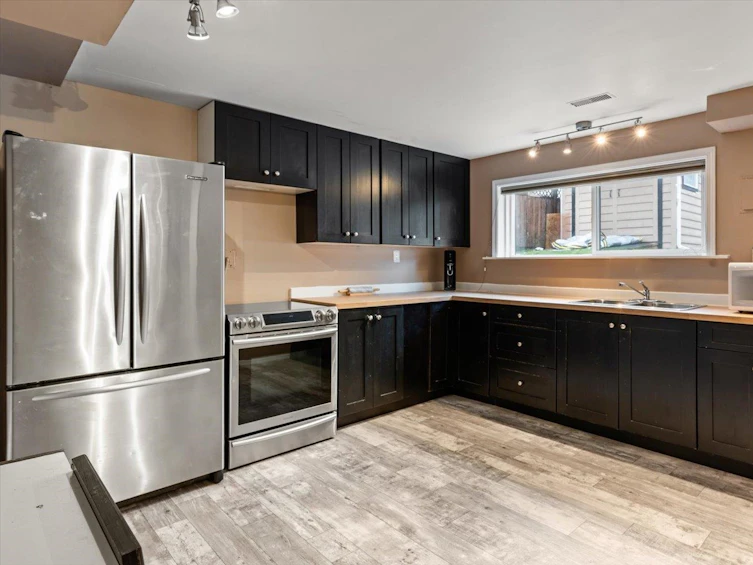 2071 Gladwin Road, Abbotsford, BC, V2S 2Y5 - 21