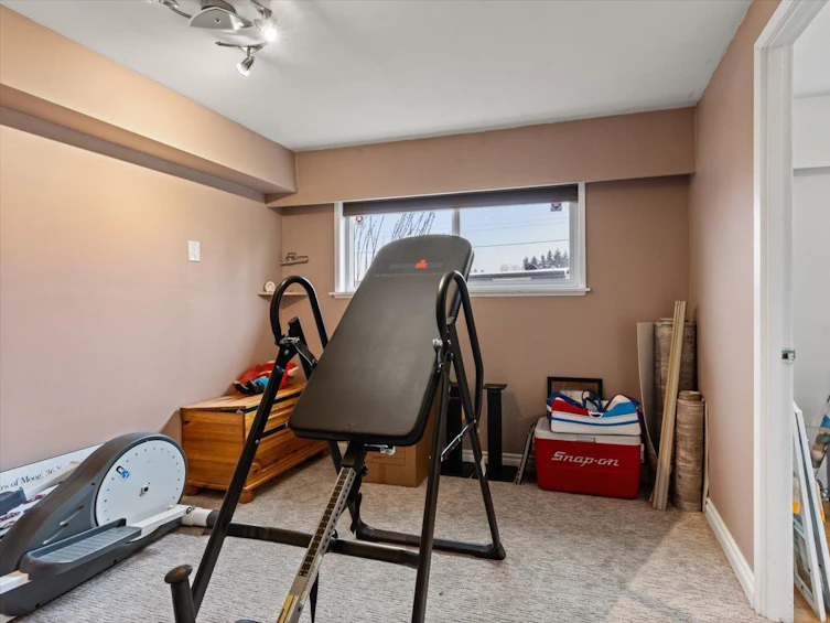 2071 Gladwin Road, Abbotsford, BC, V2S 2Y5 - 29