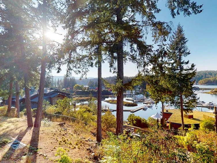 16B-12849 Lagoon Road, Pender Harbour Egmont, BC, V0N 2H0