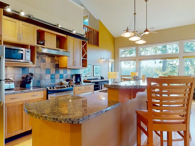 16B-12849 Lagoon Road, Pender Harbour Egmont, BC, V0N 2H0 - 3