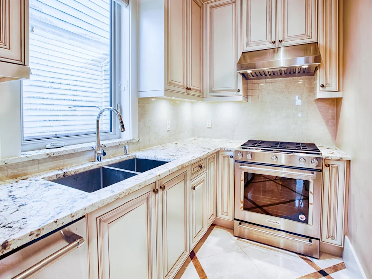 5538 Meadedale Drive, Burnaby, BC, V5B 2E8 - 10