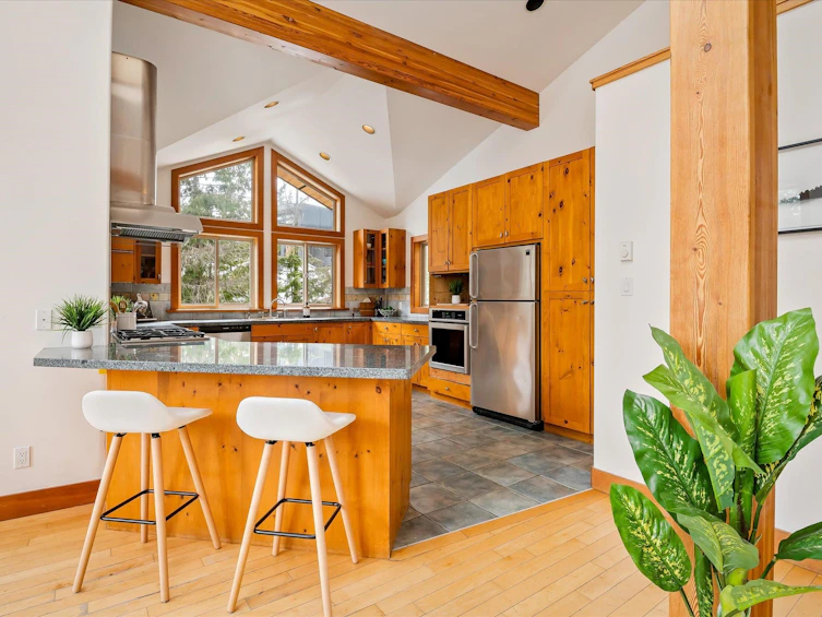 8349 Needles Drive, Whistler, BC, V8E 0G1 - 11