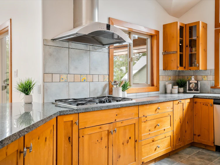 8349 Needles Drive, Whistler, BC, V8E 0G1 - 13