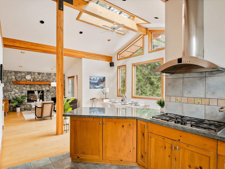 8349 Needles Drive, Whistler, BC, V8E 0G1 - 15