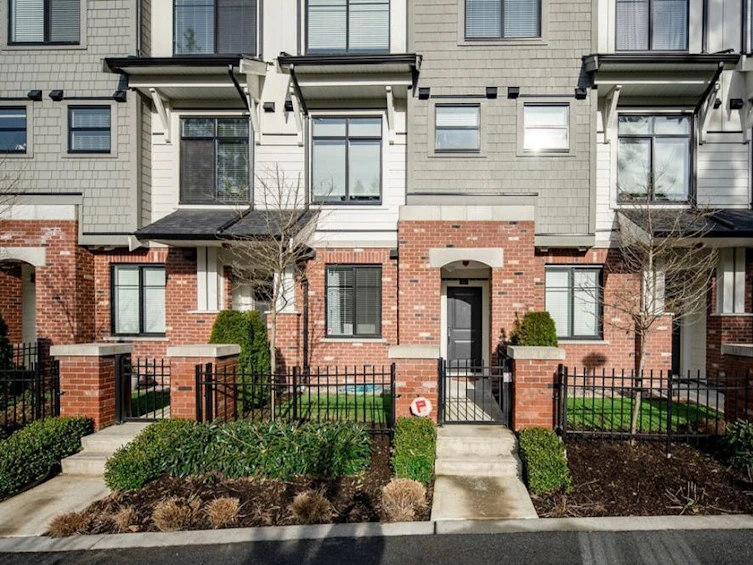 107-16528 24a, Surrey, BC, V3S 0B8
