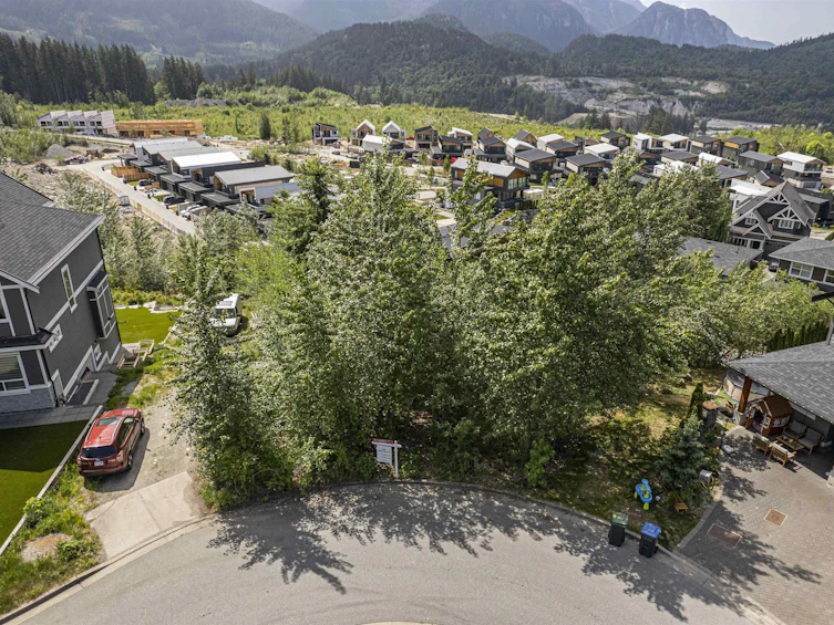2942 Strangway Place, Squamish, BC, V8B 0P8 - 2