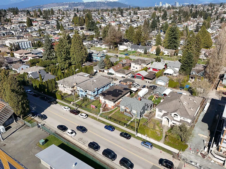 911 Sixth Street, New Westminster, BC, V3L 3C8 - 7