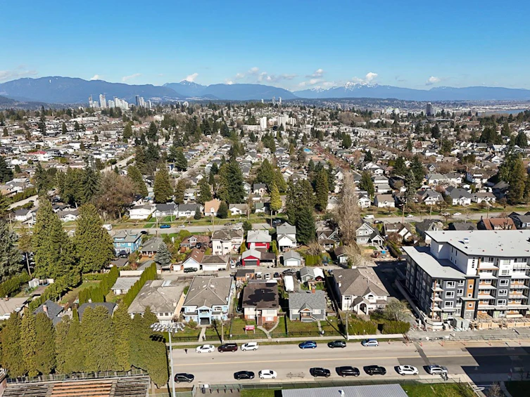 911 Sixth Street, New Westminster, BC, V3L 3C8 - 4