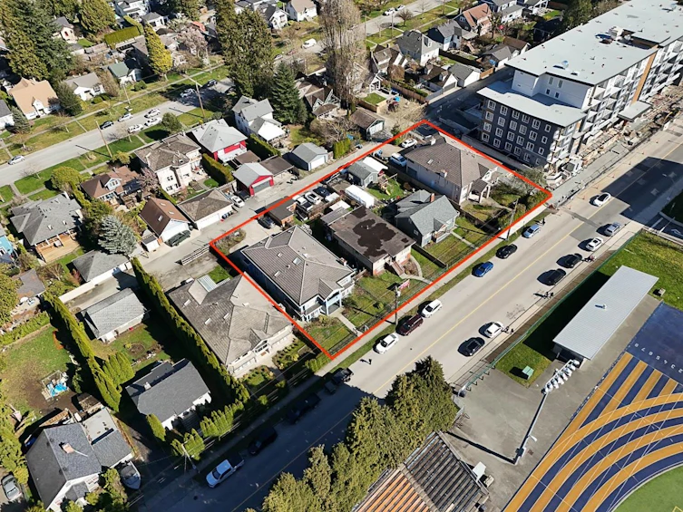 911 Sixth Street, New Westminster, BC, V3L 3C8
