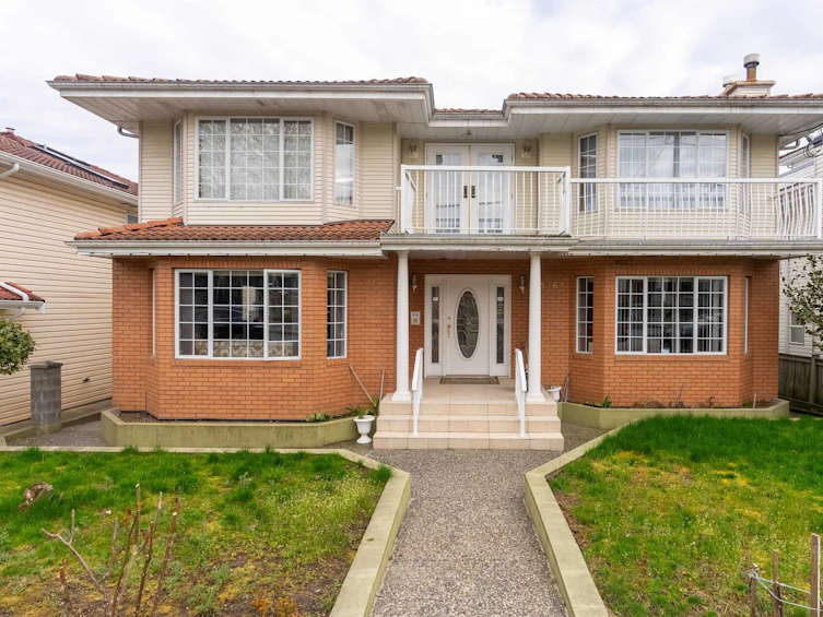 8166 11th Avenue, Burnaby, BC, V3N 2N9