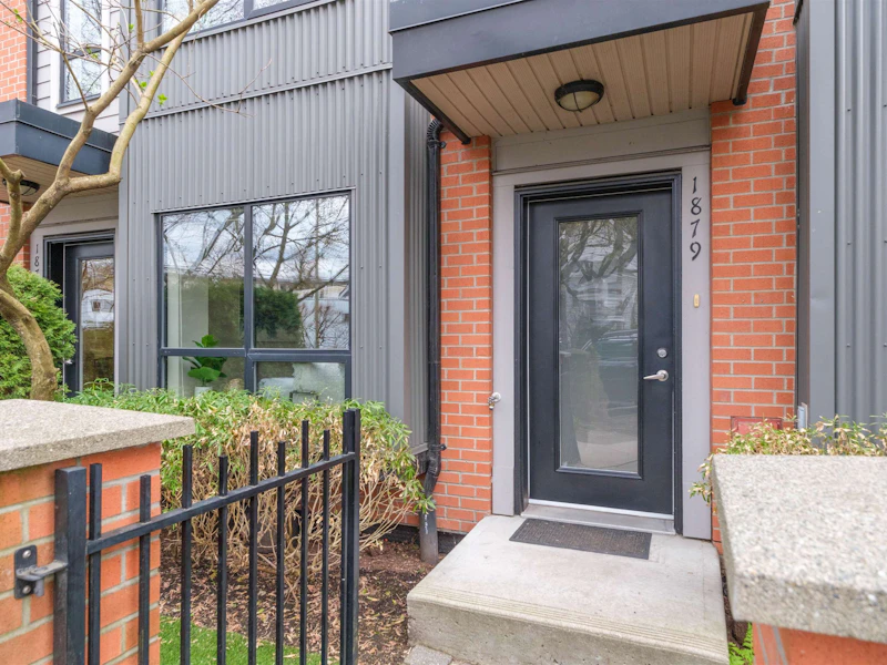 1879 Stainsbury Avenue, Vancouver BC V5N 2M6