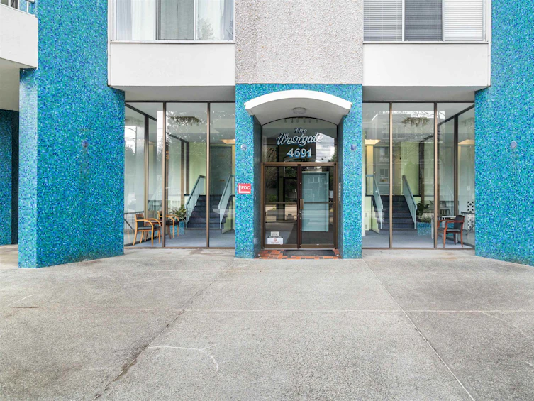101-4691 West 10th Avenue, Vancouver, BC, V6R 2J3 - 2