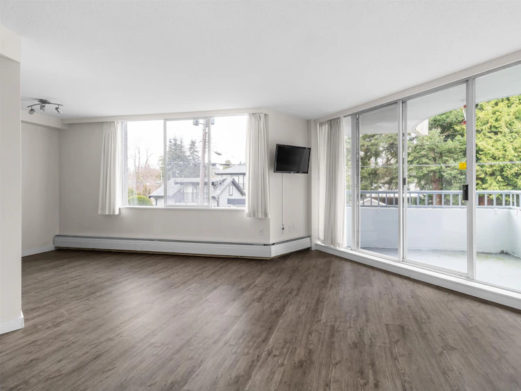 101-4691 West 10th Avenue, Vancouver, BC, V6R 2J3 - 5