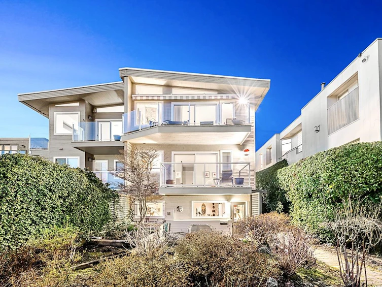 2343 Bellevue Avenue, West Vancouver, BC, V7V 1C9