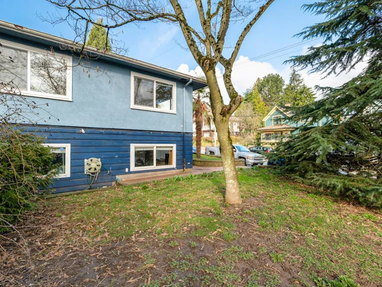 1686 E 18th Avenue, Vancouver, BC, V5N 2H6 - 2