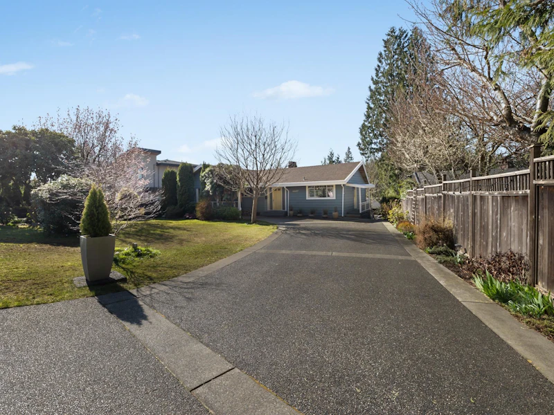 4407 Highland Boulevard, North Vancouver BC V7R 2Z8