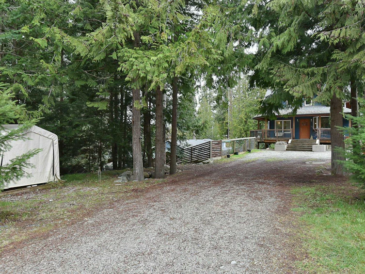 5062 Parkview Road, Pender Harbour Egmont, BC, V0N 2H1