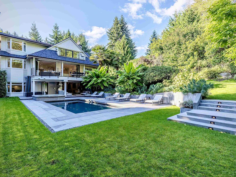 5721 Westport Court, West Vancouver BC V7W 2X9