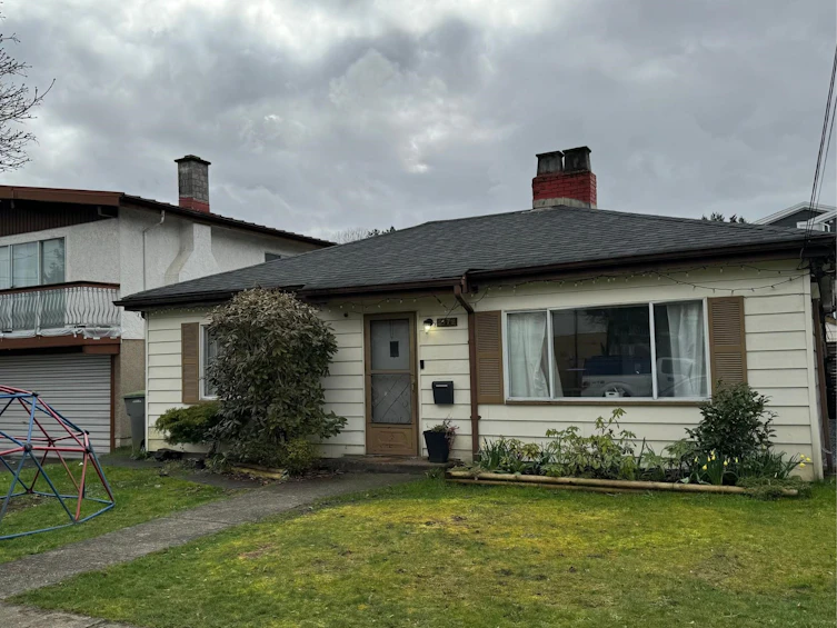 2172 East 35th Avenue, Vancouver, BC, V5P 1B9 - 2