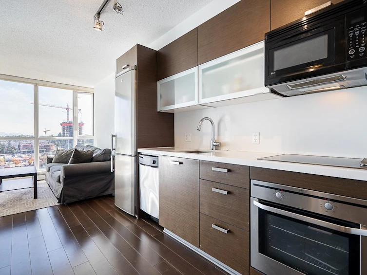 2101-10777 University Drive, Surrey, BC, V3T 0E6 - 6