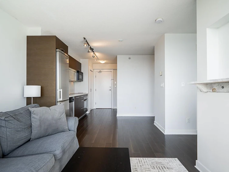 2101-10777 University Drive, Surrey, BC, V3T 0E6 - 10