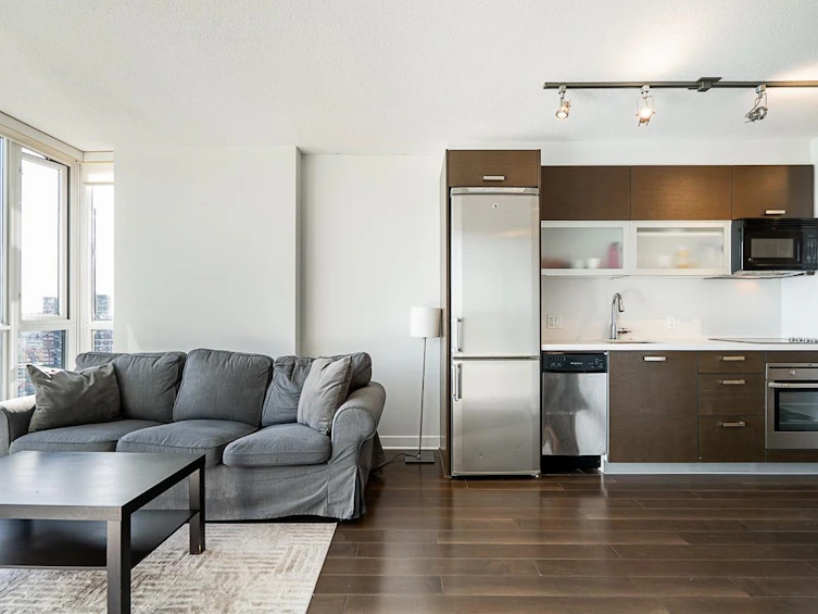 2101-10777 University Drive, Surrey, BC, V3T 0E6 - 11