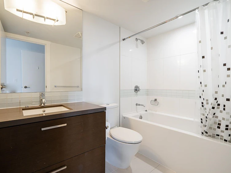 2101-10777 University Drive, Surrey, BC, V3T 0E6 - 23