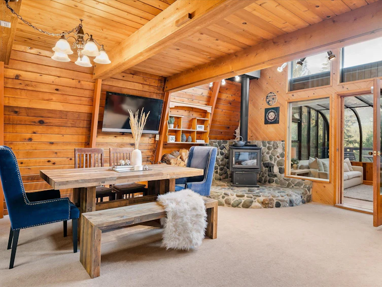 9480 Emerald Drive, Whistler, BC, V8E 0G5 - 4