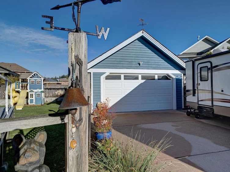 4736 Tamarack Place, Sechelt, BC, V7Z 0E8 - 2