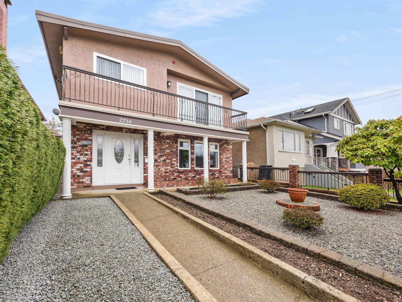 2716 Kitchener Street, Vancouver BC V5K 3E1