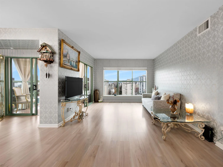 1804-909 Burrard Street, Vancouver, BC, V6Z 2N2