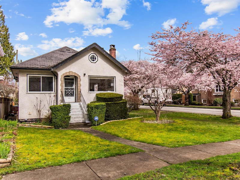 4503 W 15th Avenue, Vancouver BC V6R 3B3