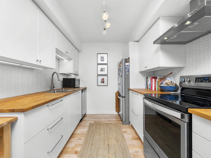 604 - 3920 Hastings Street, Burnaby BC V5C 6C7
