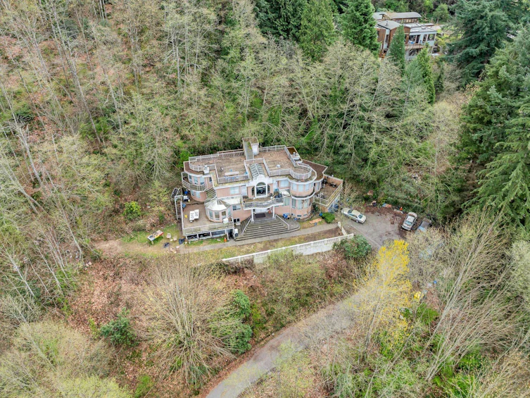 7235 Bayview Drive, Burnaby, BC, V5A 4T3 - 5