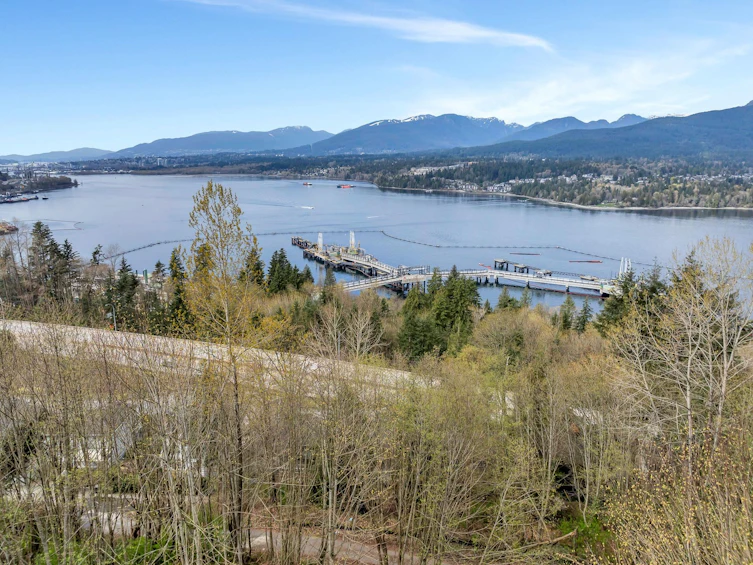7235 Bayview Drive, Burnaby, BC, V5A 4T3 - 17