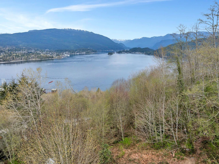 7235 Bayview Drive, Burnaby, BC, V5A 4T3 - 18