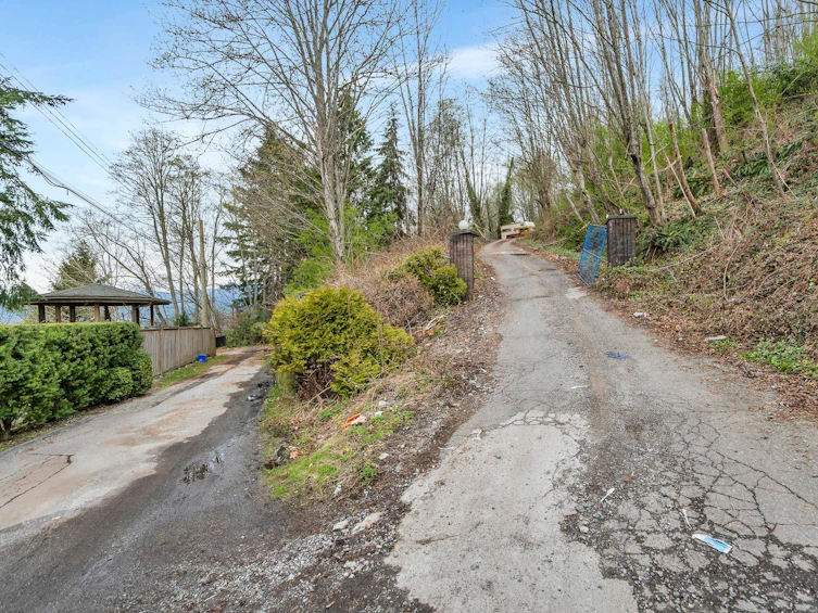 7235 Bayview Drive, Burnaby, BC, V5A 4T3 - 24