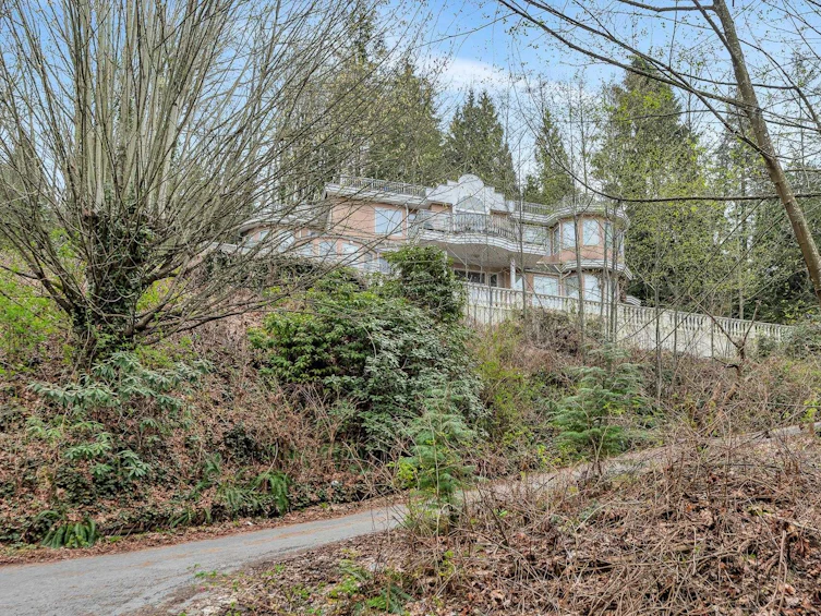 7235 Bayview Drive, Burnaby, BC, V5A 4T3 - 25