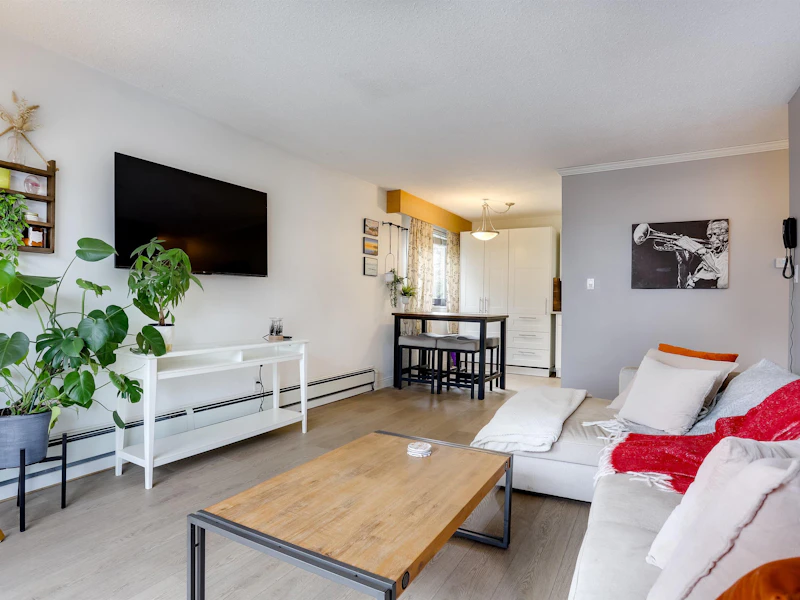 106 - 306 W 1st Street, North Vancouver BC V7M 1B6