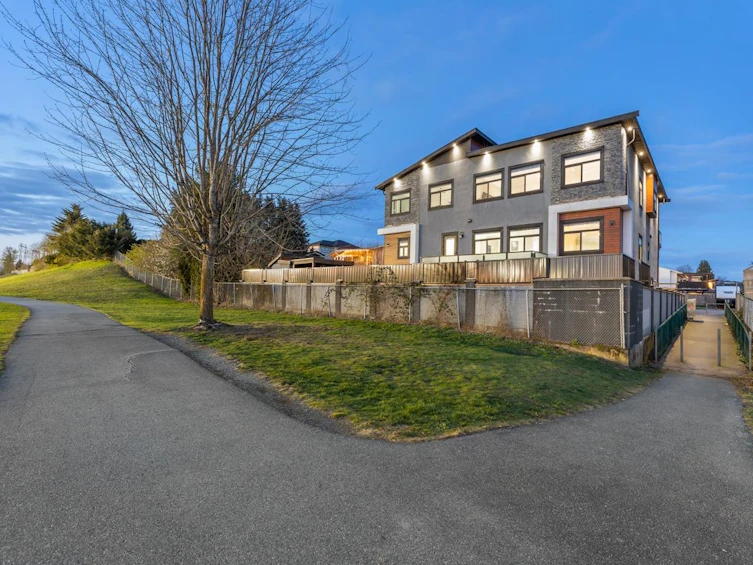 3315 Chehalis Drive, Abbotsford, BC, V2T 4Y7 - 5