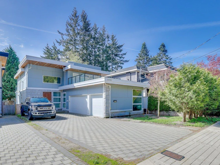 13756 NORTH North Bluff Road, Surrey, BC, V4B 3B9