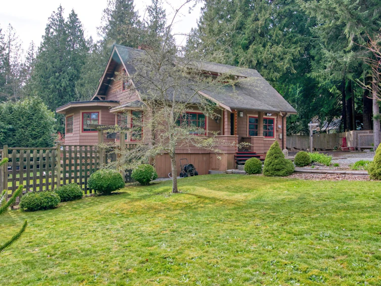 1183 Roberts Creek Road, Roberts Creek, BC, V0N 2W2
