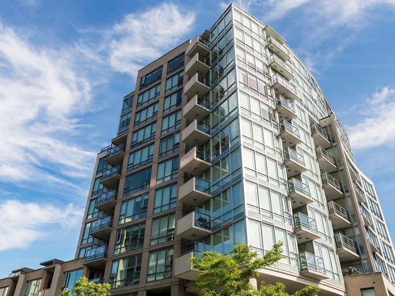 1670 W 8th Avenue, Vancouver BC V6J 1V4