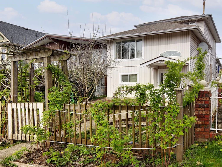 119 E 52nd Avenue, Vancouver, BC, V5X 1G5