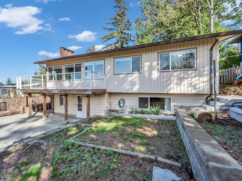 320 Laurentian Crescent, Coquitlam BC V3K 1Y1